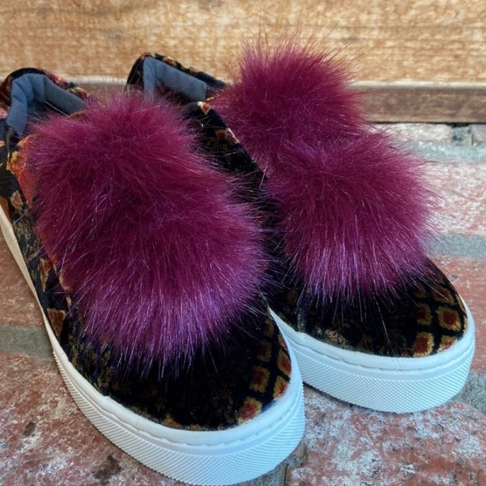 EUC Sam Edelman Lena Velvet Black Multicolored Pom Pom Shoes.